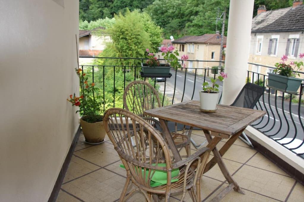 Appartement Chaleureux Avec Parking Gratuit Sarlat-la-Canéda Exteriör bild